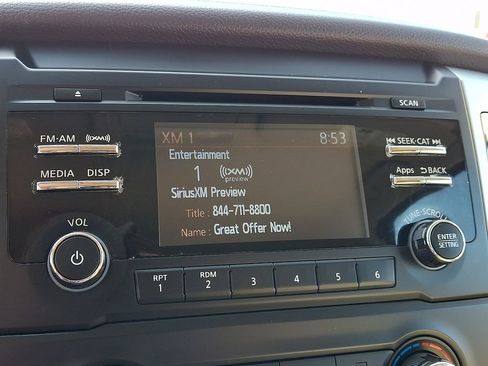 Used 2017 Nissan Titan SV image 20