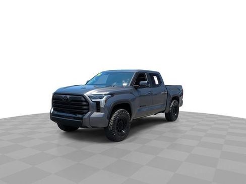 Used 2024 Toyota Tundra Limited AWD/4WD image 4