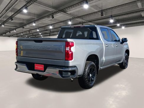 Used 2025 Chevrolet Silverado 1500 LT RWD image 16