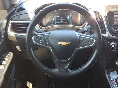 Used 2018 Chevrolet Equinox Premier FWD image 19
