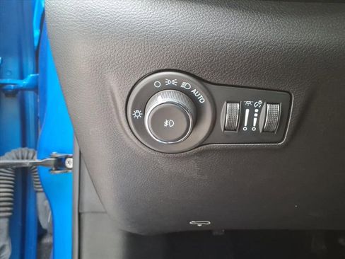 Used 2022 Jeep Compass Latitude w/ Sun and Sound Group image 15