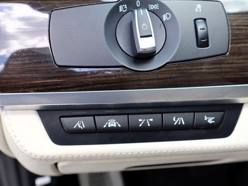 Used 2013 BMW 750Li RWD image 30