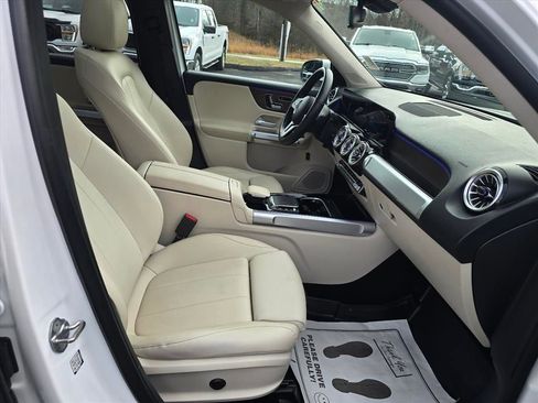Used 2023 Mercedes-Benz GLB 250 4MATIC image 14