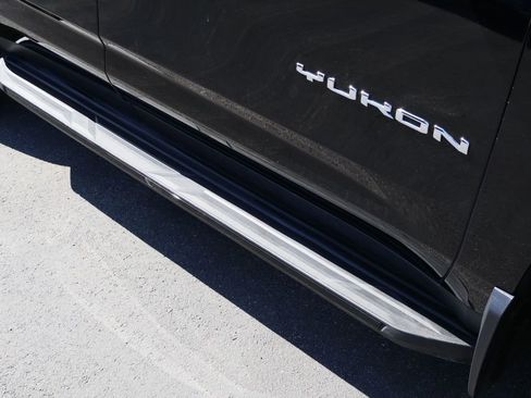 Used 2023 GMC Yukon SLE image 10