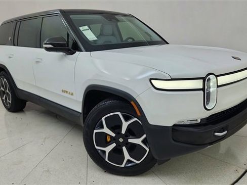 Used 2024 Rivian R1S Adventure image 90
