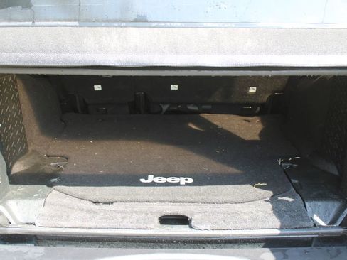 Used 2017 Jeep Wrangler Unlimited Sport image 10