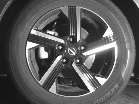 Used 2025 Nissan Sentra SV FWD image 12