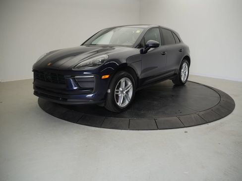 Certified 2023 Porsche Macan AWD/4WD image 1
