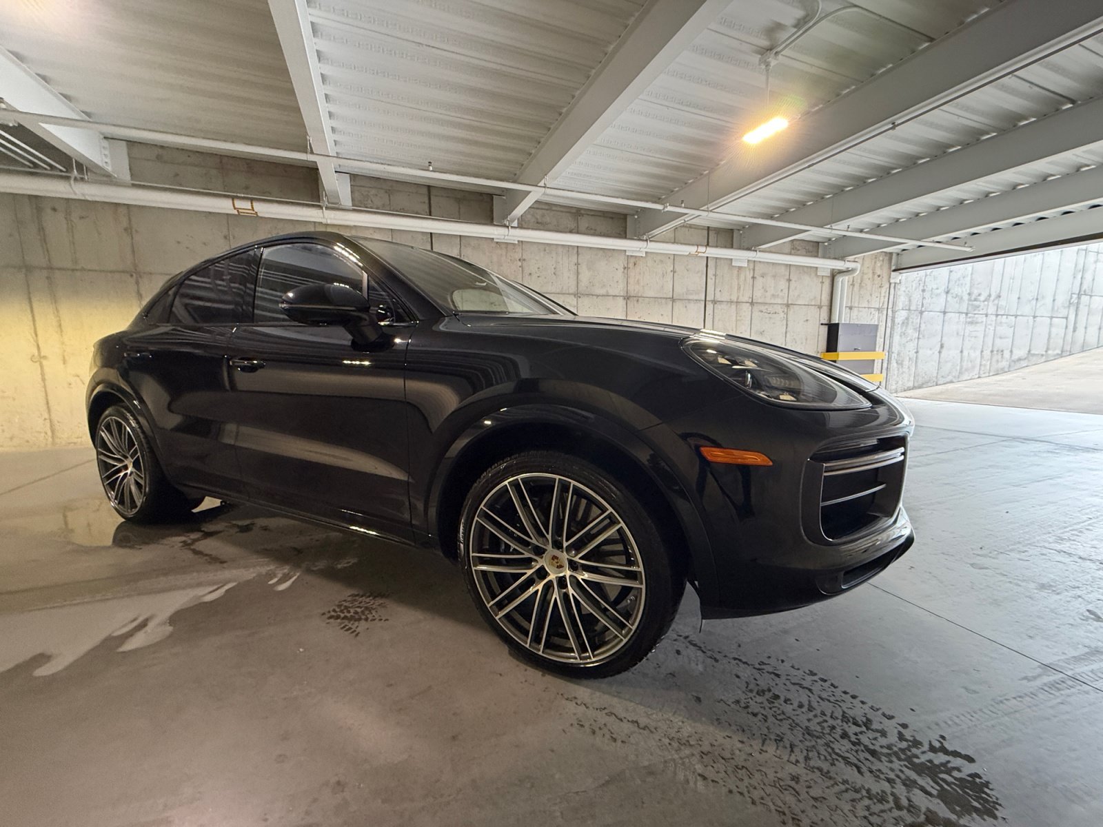 Certified 2023 Porsche Cayenne Turbo AWD/4WD image 9