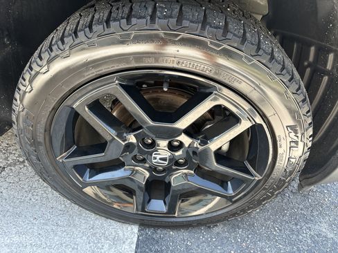 Used 2025 Honda Passport Black Edition image 6