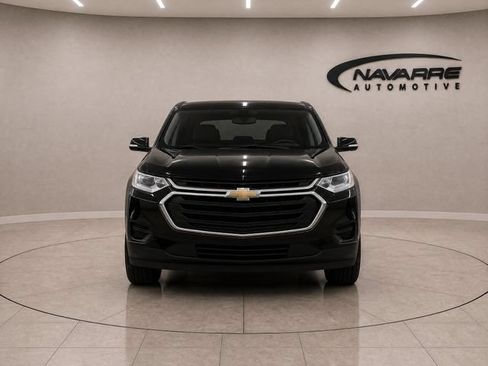 Used 2021 Chevrolet Traverse LS FWD image 2