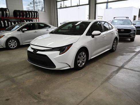 Used 2023 Toyota Corolla LE FWD image 6