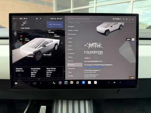 Used 2024 Tesla Cybertruck AWD Crew Cab image 25