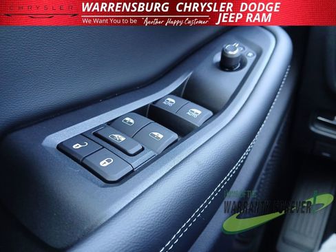 New 2025 Jeep Grand Cherokee L Limited w/ Luxury Tech Group II image 32