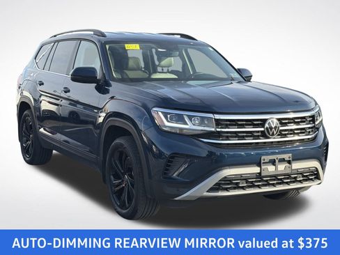 Certified 2022 Volkswagen Atlas SE w/ Black Wheel Package image 3