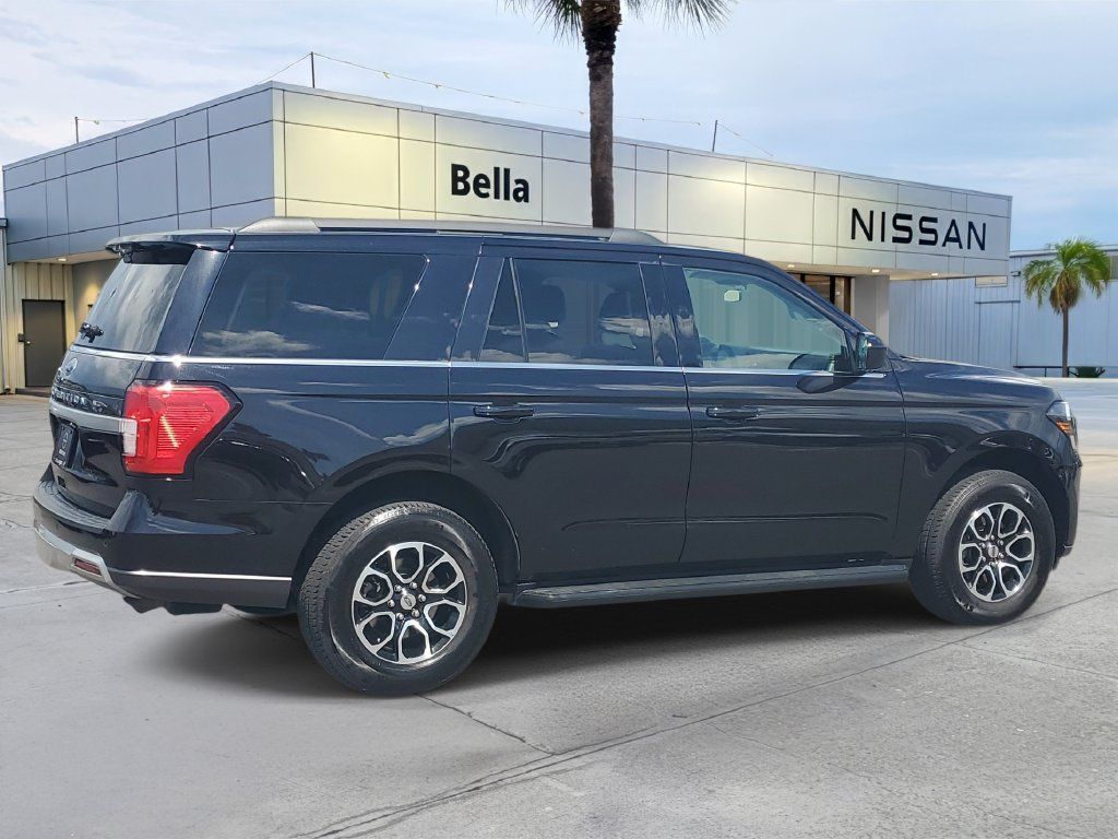 Used 2024 Ford Expedition XLT AWD/4WD image 7