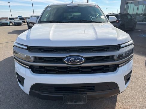 Used 2024 Ford Expedition Max XLT image 2