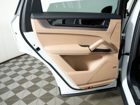Certified 2026 Porsche Cayenne image 33