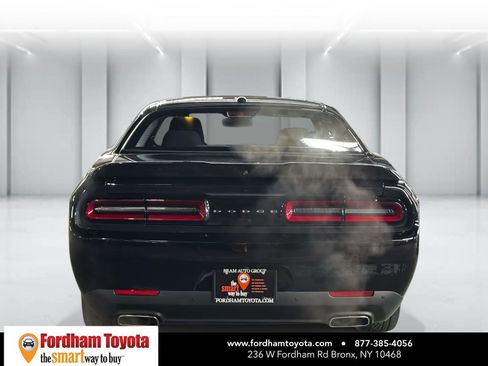 Used 2022 Dodge Challenger GT image 7