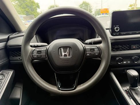 Used 2023 Honda Accord LX image 10