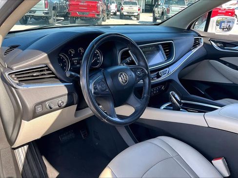 Used 2019 Buick Enclave Essence image 17
