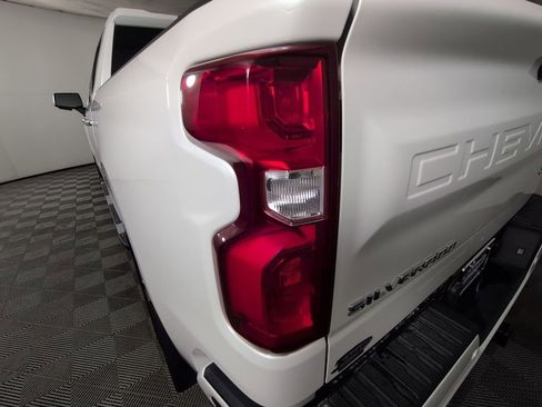 Certified 2022 Chevrolet Silverado 1500 High Country AWD/4WD image 15