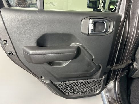 Used 2020 Jeep Wrangler Unlimited Rubicon w/ Uconnect 4C Nav & Sound Group image 26