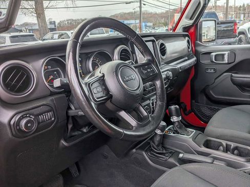 Certified 2022 Jeep Wrangler Unlimited Sport w/ Sun And Sound Package AWD/4WD image 9