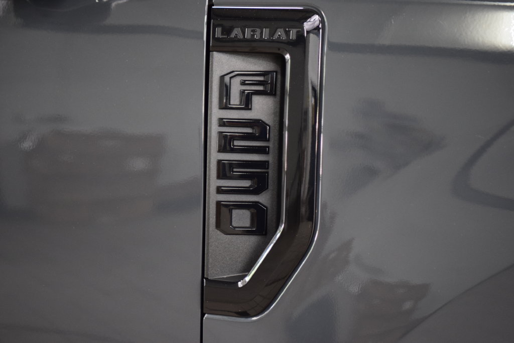 Used 2021 Ford F250 4x4 Crew Cab Super Duty image 14