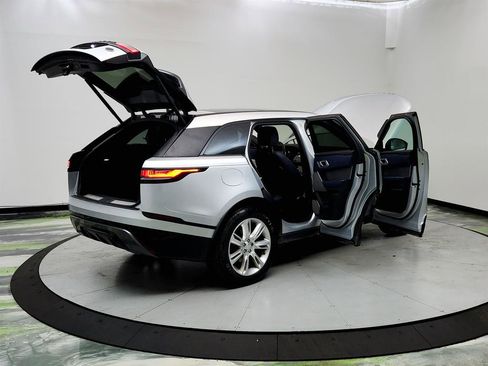 Used 2019 Land Rover Range Rover Velar R-Dynamic SE image 11