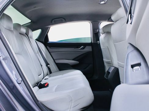 Used 2019 Honda Accord LX image 24