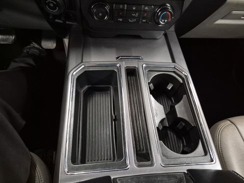 Used 2020 Ford F150 XLT w/ Equipment Group 302A Luxury AWD/4WD image 31