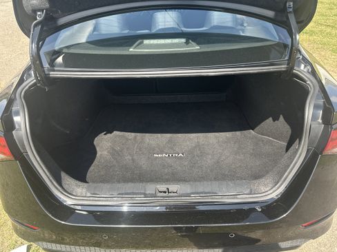 Used 2024 Nissan Sentra SV FWD image 18