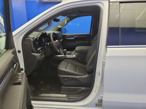 New 2025 Chevrolet Silverado 1500 LTZ w/ Technology Package AWD/4WD image 11