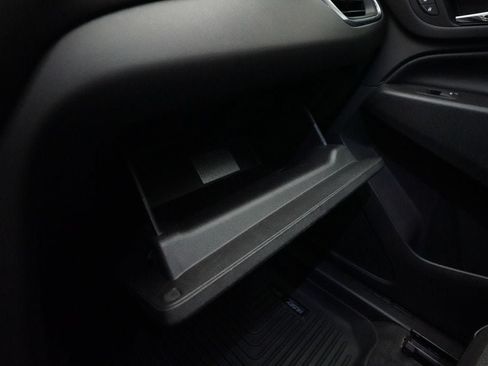 Used 2018 Chevrolet Equinox LT FWD image 30