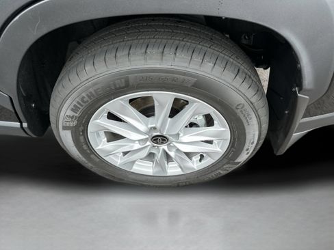 Used 2026 Toyota Corolla Cross LE FWD image 30