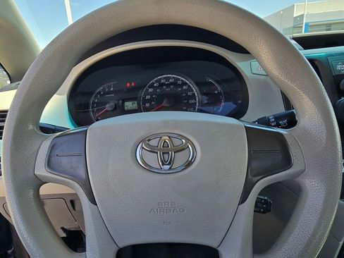 Used 2013 Toyota Sienna L w/ Towing Pkg FWD image 14