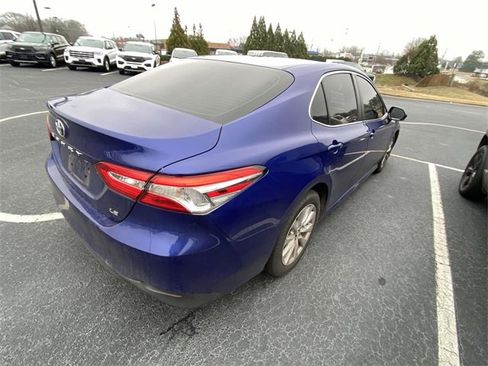 Used 2018 Toyota Camry LE image 7