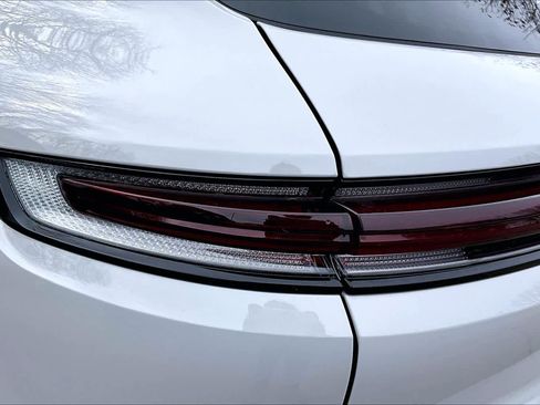 Used 2024 Porsche Cayenne image 27