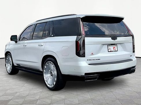 Used 2022 Cadillac Escalade Sport Platinum w/ LPO, Floor Liner Package AWD/4WD image 5