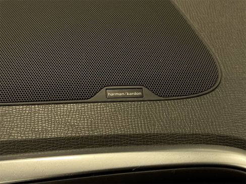 Used 2017 Volvo XC60 T5 Inscription w/ Advanced Package image 32