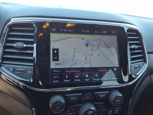 Used 2019 Jeep Grand Cherokee Altitude image 11