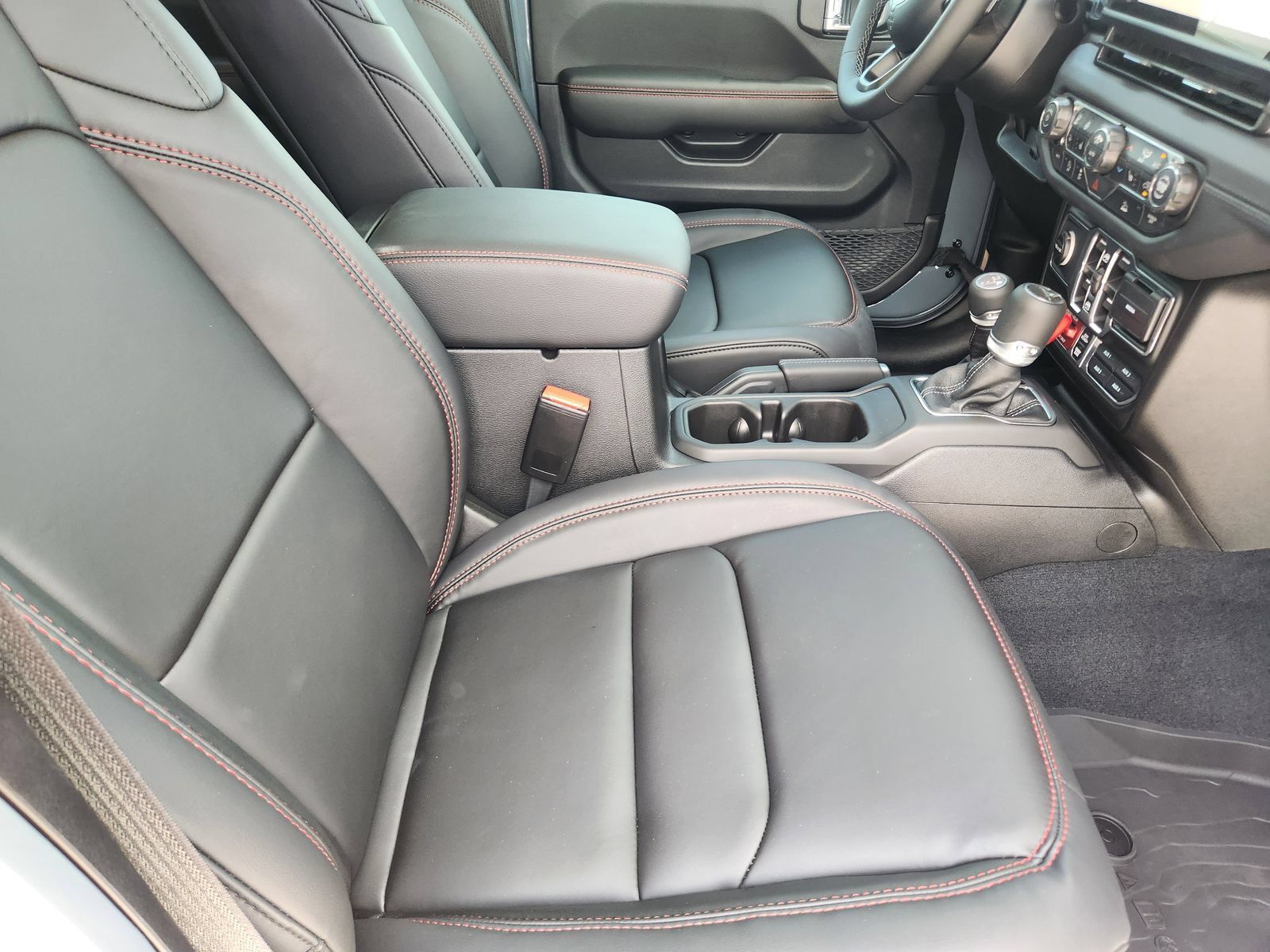 New 2026 Jeep Gladiator Sport AWD/4WD image 14