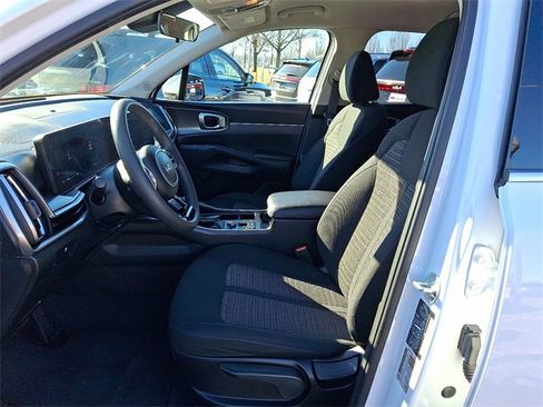 Certified 2025 Kia Sorento LX image 12