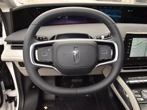 New 2026 Lincoln Nautilus Premier image 29