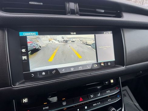 Used 2020 Jaguar XF Checkered Flag image 42