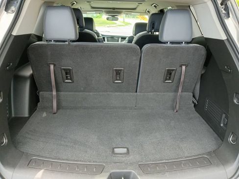 Used 2018 Buick Enclave Essence AWD/4WD image 19