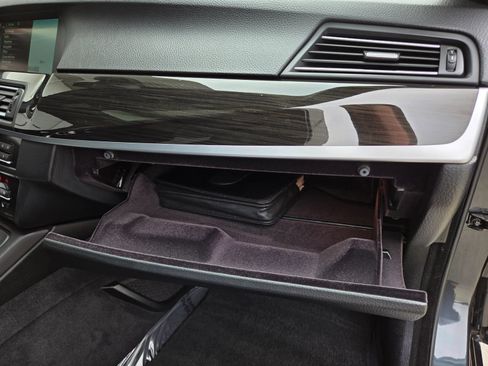 Used 2013 BMW M5 RWD image 46