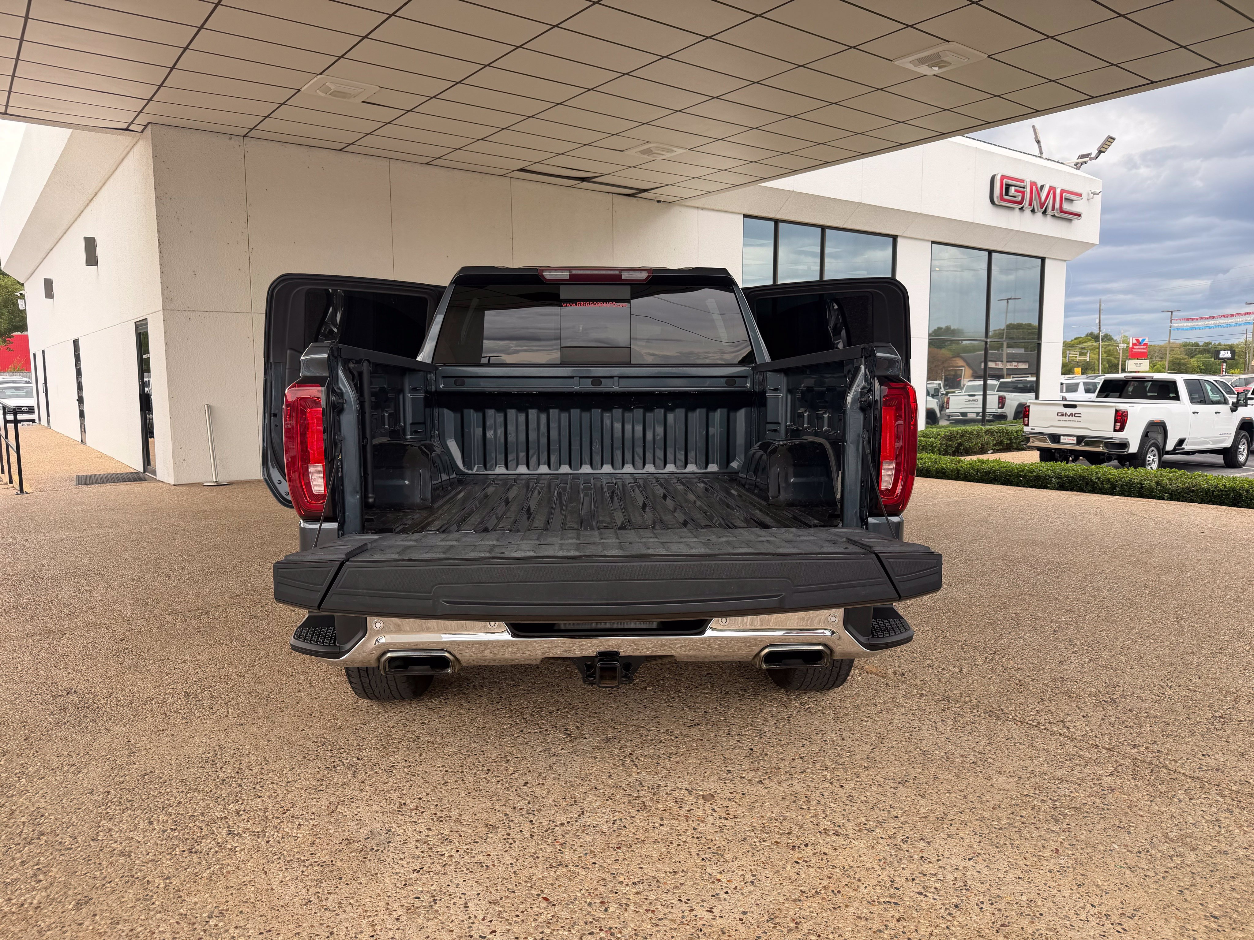 Used 2021 GMC Sierra 1500 SLT AWD/4WD image 16