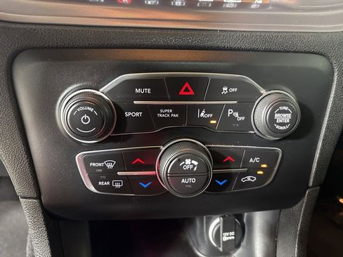 Used 2023 Dodge Charger GT w/ Technology Group RWD image 18